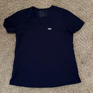 Figs Casma one pocket top